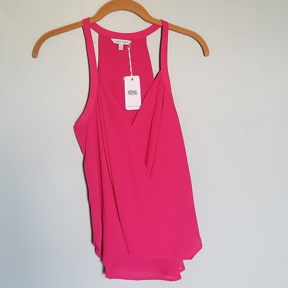 LAST ONE ! Spring Overlap Tank Top - Picture 3 of 8